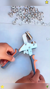 Heavy Duty Grommet Tool Kit 3/8 Inch Handheld Eyelets Pliers with 20PCS 10mm Metal Grommet Set in Gold Manual Hole Press Punch Pliers for Leather Canvas Fabric Tarps Vinyl Banners