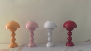 Metal Touch Switch Nordic LED Table Lamp Bedroom Bedside Flower Bud Desk Lamp Living Room Dining Table Decoration LED Light