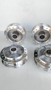 ดุมหลัง WAVE เวฟทุกรุ่นใส่ได้ ดุมกระจก ดุมกลึงเงา พร้อมลูกปืนในบูชล้อ พร้อมติดตั้ง สำหรับเวฟ100/100S/110/110I/125