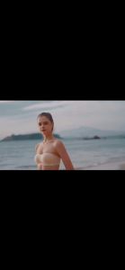 KISSY ANTI-SLIP NON-SLIP STRAPLESS SEAMLESS INVISIBLE MULBERRY SILK BRA 防滑抹胸蚕丝无肩带内衣 无痕内衣