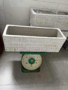 Chậu xi măng nhẹ Vân gỗ đk dài 50 rộng 17 cao 17 cm