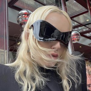 2025 New Future Technology Sense Super Large Sunglasses Punk Mask Integrated Y2K Fashion Sunglasses