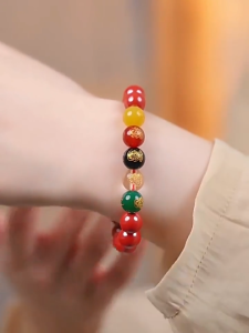 HUFANG จัดส่งรวดเร็ว สร้อยข้อมือลูกปัดสีแดง กําไลลูกปัด 8MM 10MM 12MM นําโชค หลายขนาด