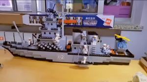 [จัดส่งที่รวดเร็ว]1000PCS บล็อกตัวต่อขนาดใหญ่ เรือรบ ตัวต่อ เสริมทักษะการลงมือทำของเด็ก เหมาะสำหรับเด็กอายุ 6+ปี