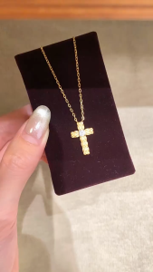 Womens Sparkling Diamond Cross Pendant Necklace Vintage Gold Wheat Design Chocker Necklace