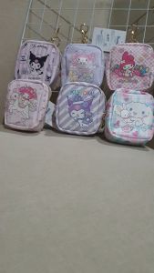 DOMPET KOIN DENGAN GANTUNGAN KUNCI BAHAN SINTETIS SANRIO KUROMI MOROL MELODY