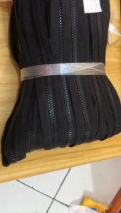 daun Resleting no.5 vislon/gigi plastik/gigi kasar isi 100 yard premium