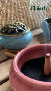 Lư Xông Nhang Trầm Nụ Trầm Hương Bằng Sứ Cao Cấp Cao 7cm Màu Sắc Phong Thủy Trang Trí Nhà Bàn Thờ Dâng Hương Thư Giãn Quà Tết