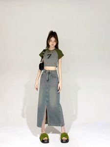 Plus Size Long Slit Denim Skirt: A Stylish Addition to Your Wardrobe