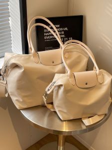 Retro Large Capacity Tote Bag Womens Crossbody Travel Bag Commuter Handbag Soft Handle Splicing Design Medium Hardness