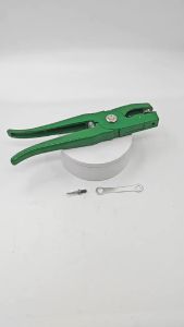 Green Ear Tag Tang Plier Kambing Domba Babi Sapi Ternak Pliers Aplicator EarTag Pig Sheep Cow Puncher
