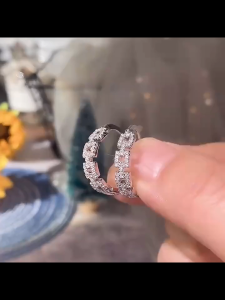 Minimalist Gold Hoop Earrings Sparkling Zirconia Huggie Earrings Everyday Elegant Stackable Ear Jewelry