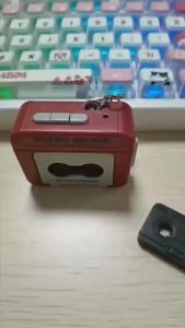 Multifunctional Retro Record Player/Keychain/music Player Portable Tape Recorder Shape Keyring Backpack Pendant Creative Gifts Toy