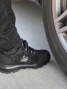 COD HUANGQINHUIZE Safety Shoes man Summer Breathable Deodorizing Casual Shoes Light Wear-Resistant Steel Head Anti-smashing And Anti-penetration Soft Bottom Work Shoes WFG