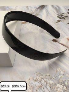 Black Plastic Headband Female Face Wash Pressure Hairband Simple Wide Toothed Non-Slip Headband Wave Serrated Hairpin Hair Bundle