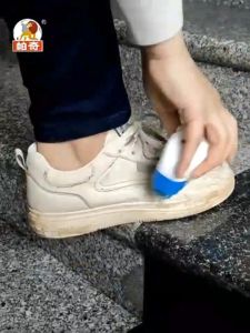 【Fanboxx】2 In 1 Advanced White Shoe Cleaning Kit 80ml Cleaner Brush Shoe Cleaner Shoe Whitener Sneaker Cleaner Sponge Shoe Cleaning Kit