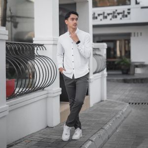 Baju Kemeja polos pria casual formal dewasa terbaru lengan panjang kekinian warna hitam putih navy abu