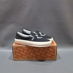 SEPATU VANS21 SLIP ON VAULT OG ANAHEIM SMILE HITAM PUTIH KANVAS 36-43