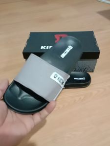 Sandal Anak Laki Laki Karet Slipper Slide Selop Slipon Jepit Karakter Warna Hitam Usia 6-10 Tahun-KIDZTUBS 1445101024