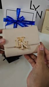 ชู่ล้อม ขวัญเกิด กระเป๋าสตางค์ใบสั้น LYN พิเศษ กระเป๋าสตางค์ใบกลาง 5 สี เพื่อกระชับความคาดหวัง 5 ช่องใส่เหรียญ