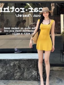 CHANGTONG | Beach Suitable Slim Fit Knitted Dress