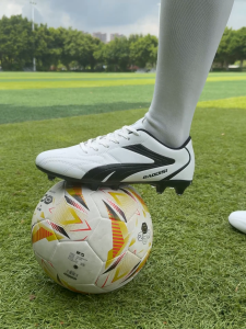 BOXI-【ทุ่มเทให้กับการแข่งขัน】จัดส่งจากกรุงเทพฯ เด็ก/ผู้ใหญ่ FG รองเท้าผ้าใบลําลอง สีดํา เหมาะกับการเล่นกีฬา ฟุตบอล จัดส่งภายใน 2-3 วัน