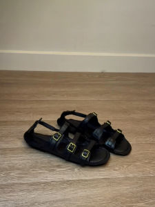 Leather Summer New Three-row Buckles Stylish Casual Toe-out Sandals