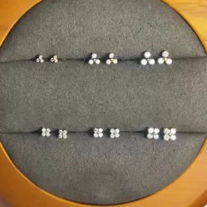 1PC G23 Titanium Flower Clear Zircon Lip Stud Internal Thread Small & Large Flower Cartilage Tragus Helix Earrings Piercing 16G