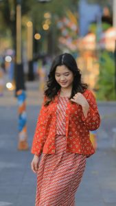 NAMIKA: Baju Adat Seragam Batik Anak Perempuan Sekolah SMP SMA Kebaya Jumputan Panjang Muslimah
