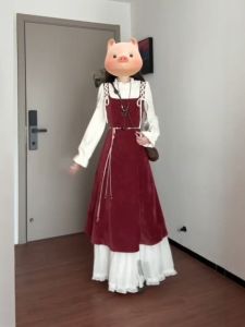 ชุดเดรสยาวคลุมเข่าสไตล์ฝรั่งเศสสีแดงหรูหรา ชุดเดรสยาวคลุมเข่าทรงเอ ชุดเดรสยาวคลุมเข่าฤดูใบไม้ร่วงและฤดูหนาว