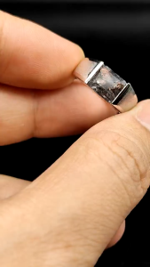 แหวนนำโชคแก้วขนเหล็ก ตัวเรือนเงินแท้ 92.5 % ชุบทองคำขาว อัญมณีแห่งโชคลาภ พลังอำนาจ และการปกป้องคุ้มภัย ไซส์54/7 US.พร้อม