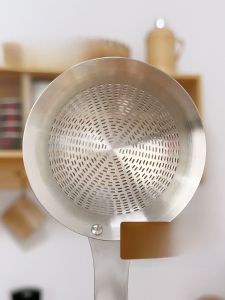 One-Piece 304 Stainless Steel Whisk Spoon with Fine Mesh Hole-Punching Sichuan Pepper Strainer Kitchen Cooking Utensil