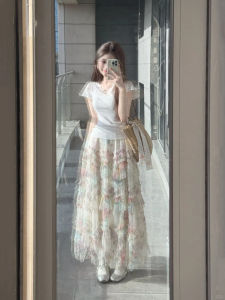 XUECAIQI | Large Lace V-Neck Short Sleeve Top Ruffle Skirt Set