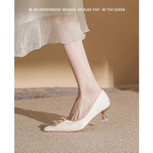 Red Satin High Heels Pearl Buckle Chinese Style Wedding Shoes for Women Elegant Fashionable mid Heel Pointed Toe Slip-On