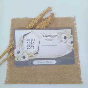 (100 pcs) Undangan Pernikahan Simple Mewah LG84