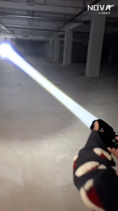 Lampu Suluh Super Terang Luaran 10000LM Obor Laser Lampu Sorot Kecemasan M80 LED Kuat Berkuasa Lampu Suluh Boleh Zum Obor Pokice Taktikal Boleh dicas semula Sesuai untuk Berkhemah Mendaki Memancing Malam Menunggang Kalis Air Lighting