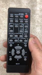 Remote Điều khiển từ xa máy chiếu Maxell  R017F- Hàng chính hãng mới 100% -Tặng kèm Pin.