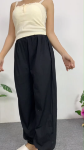 ชุดเซ็ตผู้หญิง เสื้อสายเดี่ยว + กางเกงขากว้างสีดำ