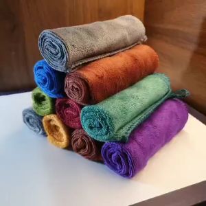 Combo 10 khăn vuông móc treo đa năng microfiber 30X30cmkhông để lại bụi vảithấm hút nước tốt.