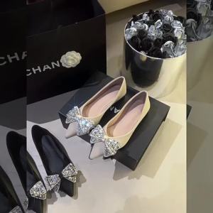 MIFEI | Giày Nữ Đế Bằng Mũi Nhọn Nơ Dây Đeo Đế Mềm