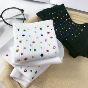 ถุงเท้าขาสั้นแบบฝังมือสไตล์เกาหลีทันสมัยสําหรับผู้หญิง ผ้าฝ้ายสีสันสดใสและง่ายดาย