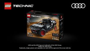 LEGO TECHNIC 42160 Đồ chơi lắp ráp Siêu Xe Audi RS Q e-tron (914 chi tiết)