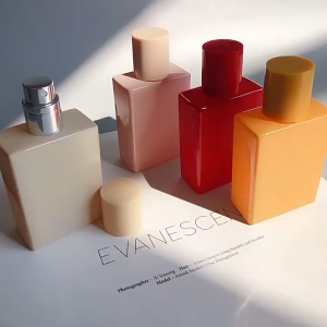 [HCM] Chai chiết nước hoa 30ml kiểu Bloom màu pastel thủy tinh cứng cáp vòi xịt phun sương.