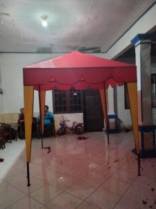 TENDA BAZAR  2 x 2  FULLSET MODEL PIRAMIT TENDA JUALAN TENDA TENDA BAZAR COCOK BUAT JUALAN BAJA TENDA BONGKAR PASANG BISA REQUEST WARNA