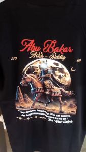 Kaos Dakwah Islami ABU BAKAR ASH SIDDIQ - THE FIRST CHALIPH Combed 30S & 24S HITAM Kaos sahabat Nabi Kaos santri Kaos Muslim RYUICHI