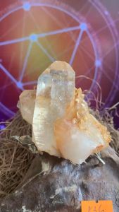 Viên đá Thạch Anh Lemurian pha lê tinh thể phép thuật kết nối vũ trụ thiền định mạnh mẽ còn dính đất nguyên sơ mã 836