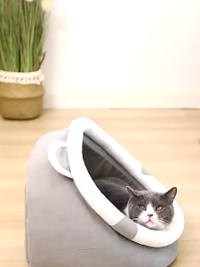 Water-washable kitten house suitable for use by cats dogs and rabbits etc. as pet beds