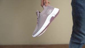 la Giày Đi Bộ Nữ 2024 Giày Thể Thao Du Lịch Nhẹ Cho Người Cao Tuổi Khiêu Vũ Quảng Trường Trung Niên Và Cao Tuổi