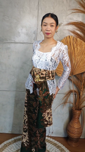 SIXMO - Kamen Lembaran Sutra Paris set Selendang Batik Bali Bawahan Untuk Berkebaya