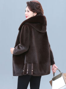 Stylish Thickened Winter Coat for Middle-Aged And Elderly Women Fashionable Artificial Otter Fur Jacket Warm Short Style